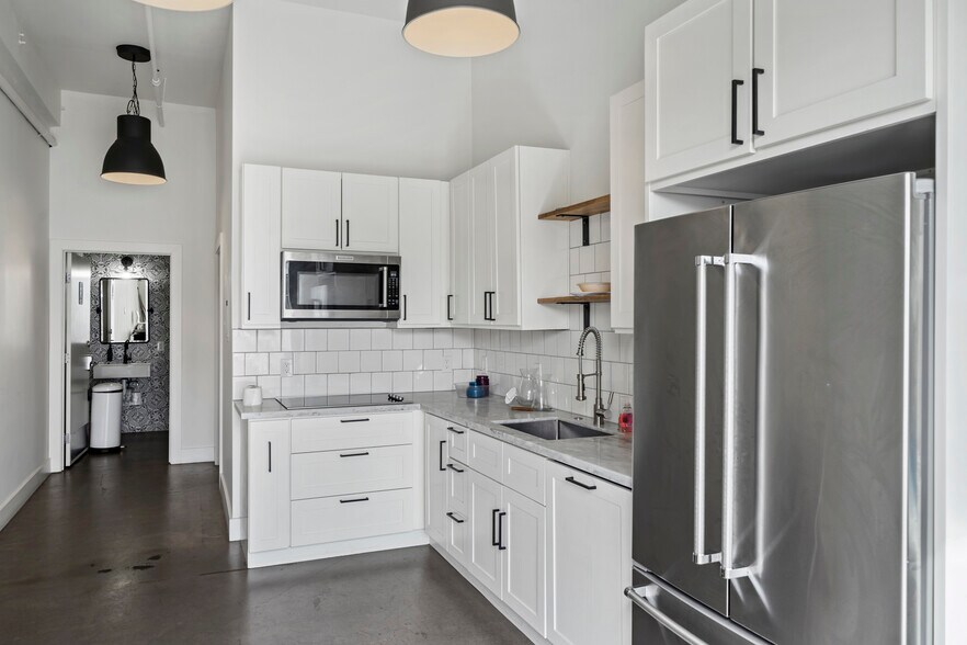 More Photos Of 1332 4th St, Berkeley Loft Creative Space For Lease