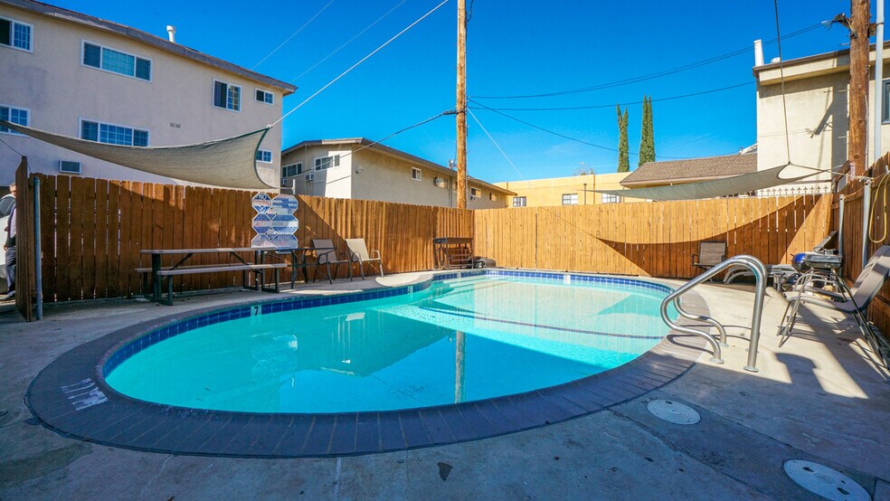 More Photos Of 1814 Grismer Ave, Burbank Apartments For Sale