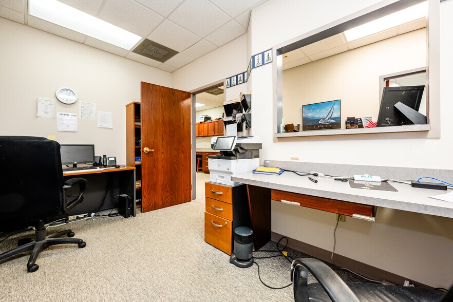 More Photos Of 3901 Stonegate Park, Saint Joseph Healthcare For Lease