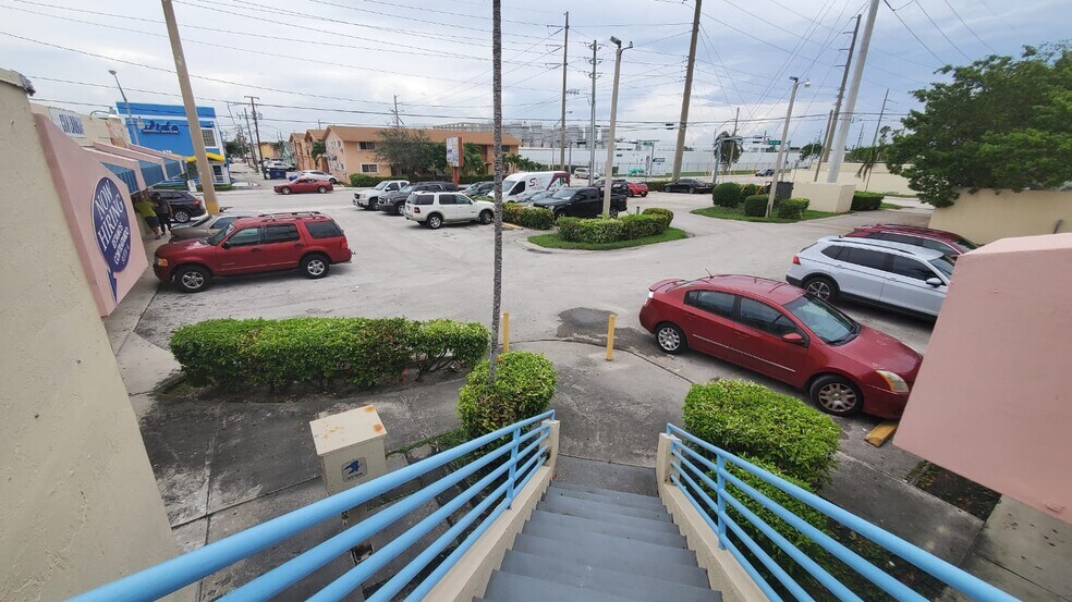More Photos Of 330-332 W 9th St, Hialeah Storefront Retail Office For Lease