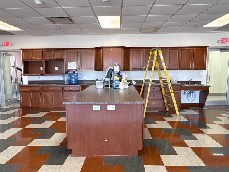 More Photos Of 3589 Sagamore Pky, Lafayette Office For Lease