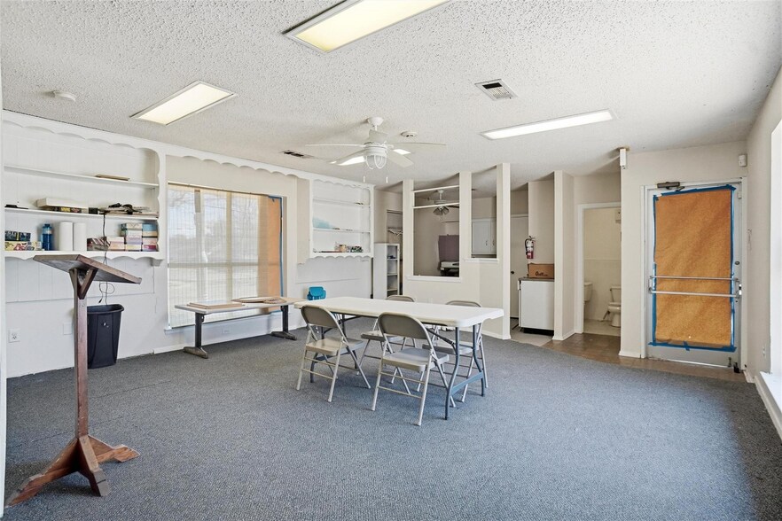 More Photos Of 2105-2107 W Shady Grove Rd, Irving Daycare Center For Sale