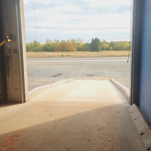 More Photos Of 615 W Wilshire Blvd, Oklahoma City Warehouse For Lease
