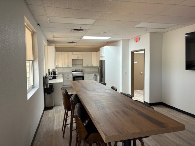More Photos Of 1991-1993 Industrial Dr, Deland Office For Sale