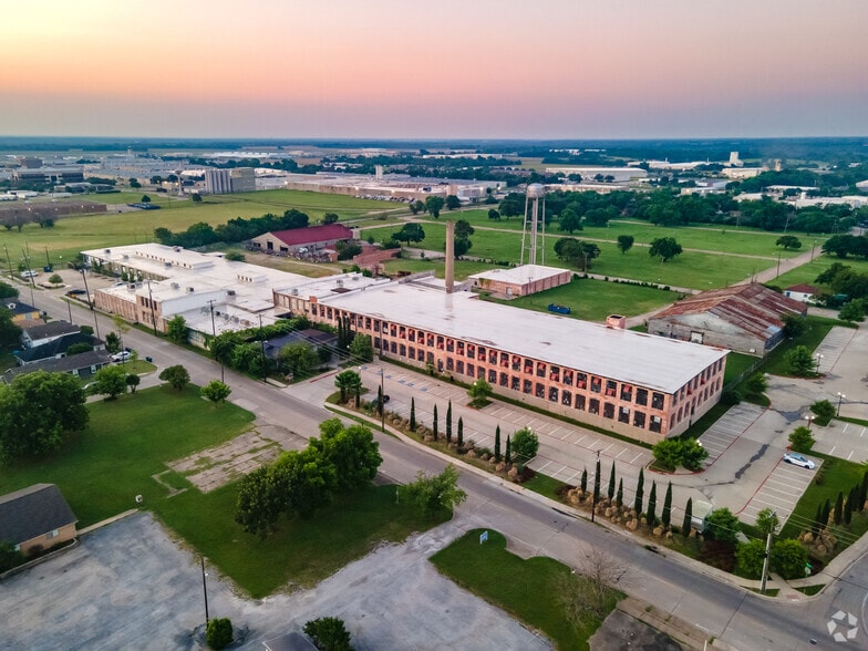 More Photos Of 610 Elm St, McKinney Loft Creative Space For Lease
