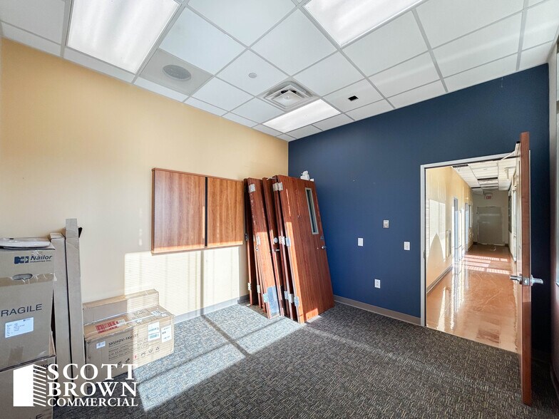 More Photos Of 2700 Village Pky, Highland Village Office For Lease