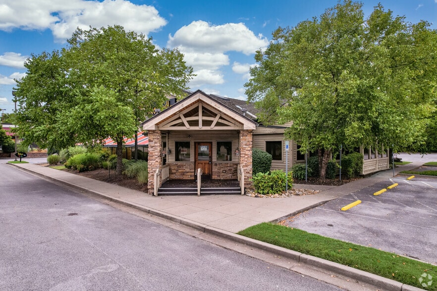 Primary Photo Of 110 Cedar Ln, Knoxville Restaurant For Lease