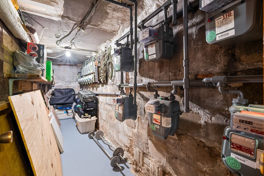 More Photos Of 2101 76th St, Brooklyn Flex For Sale