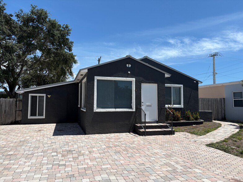 Primary Photo Of 215 SW 17th St, Fort Lauderdale Medical For Lease