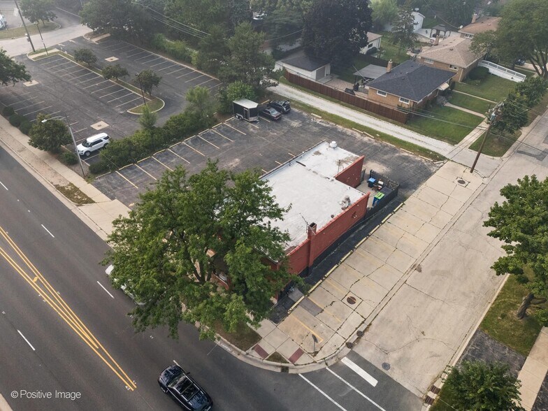 More Photos Of 4400 Golf Rd, Skokie Restaurant For Sale