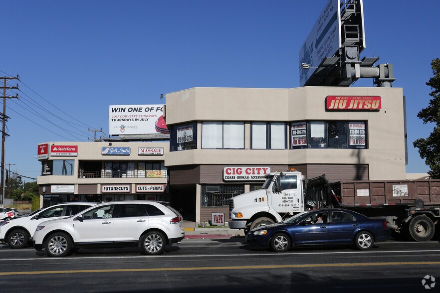 Primary Photo Of 19703-19725 Nordhoff St, Northridge Storefront For Lease