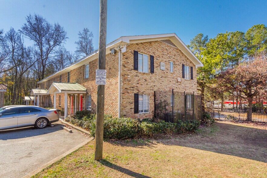 More Photos Of 2060 Alison Ct SW, Atlanta Apartments For Sale