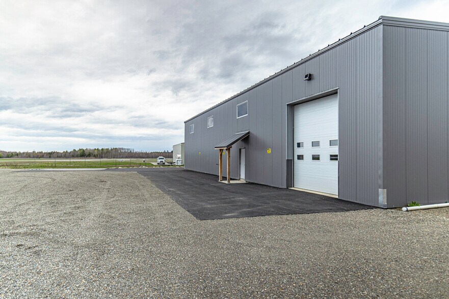 More Photos Of 18 Wing Dr, Argyle Twp Industrial For Lease
