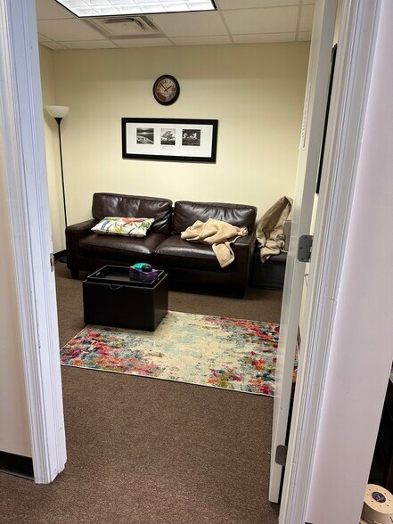 More Photos Of 7300-7350 Heritage Village Plz, Gainesville Coworking Space