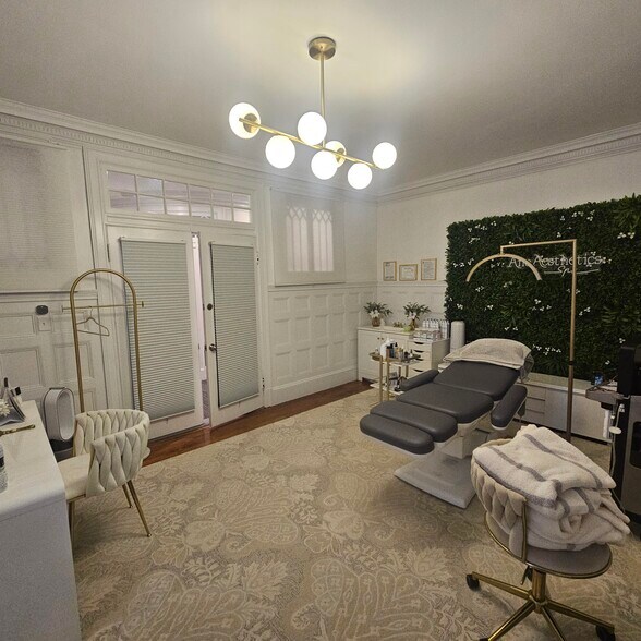 More Photos Of 896 Beacon St, Boston Office For Lease