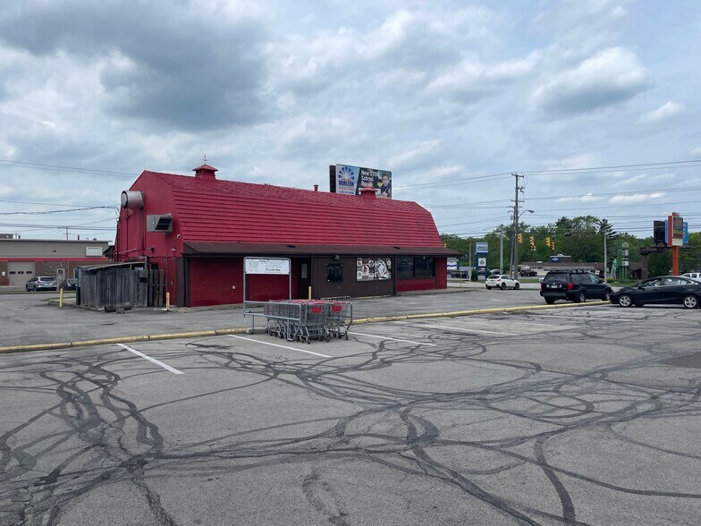 More Photos Of 4777 Mahoning Ave, Youngstown General Retail For Sale