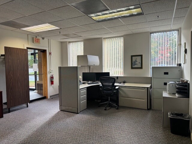 More Photos Of 140 Kennedy Dr, South Burlington Office For Lease
