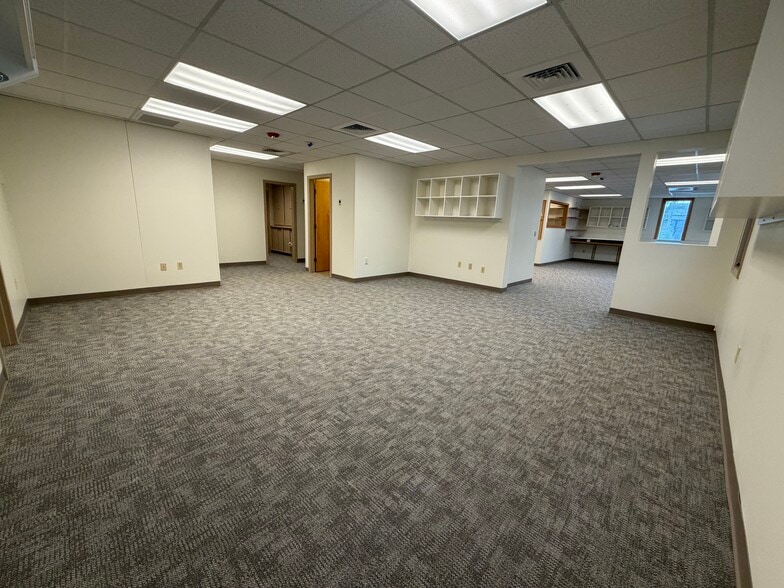More Photos Of 615 Jefferson Blvd, Warwick Office For Sale