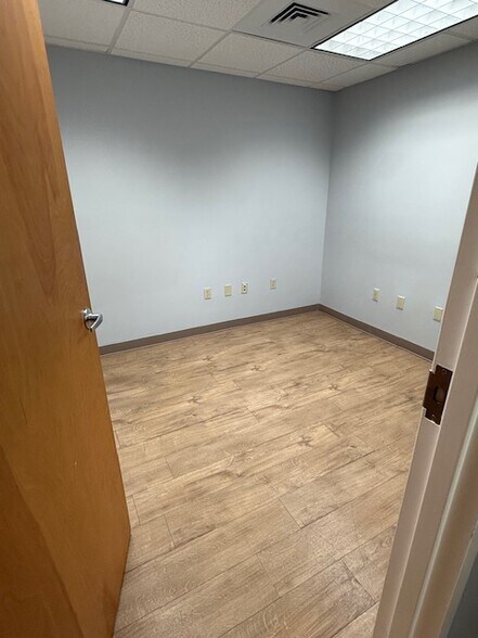 More Photos Of 4531 N Davis Hwy, Pensacola Medical For Lease