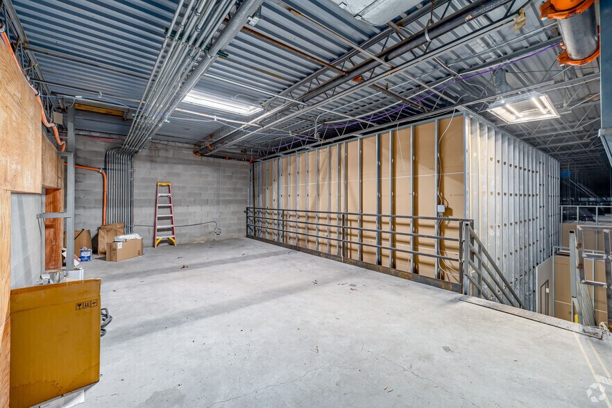 More Photos Of 3080 S Linden Rd, Flint Light Manufacturing For Sale