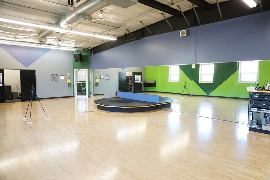 More Photos Of 2500 Business Ln, Yakima Freestanding For Sale