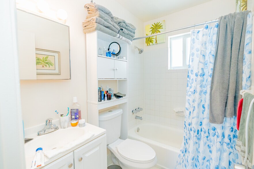 More Photos Of 960 Biarritz Dr, Miami Beach Apartments For Sale