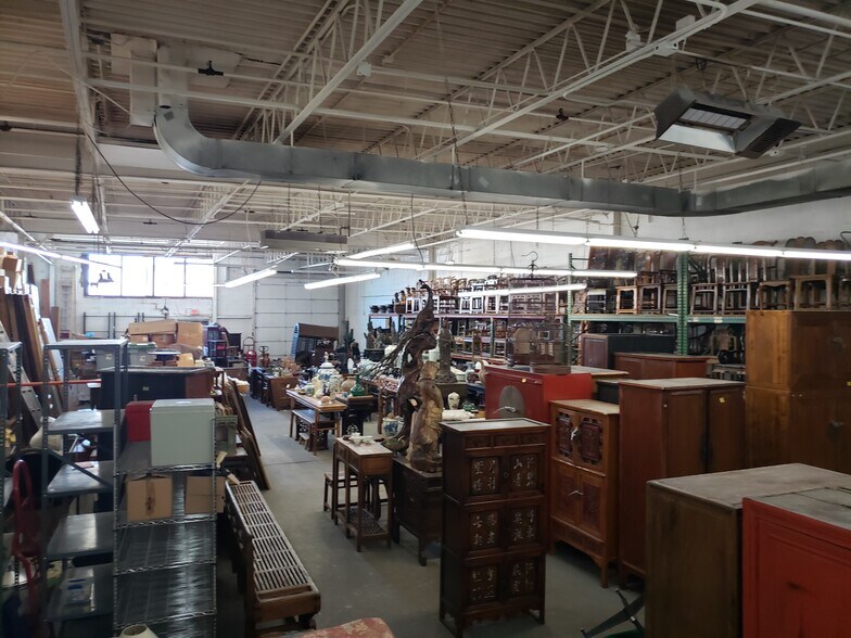 More Photos Of 174-180 Miller Pl, Hicksville Warehouse For Lease