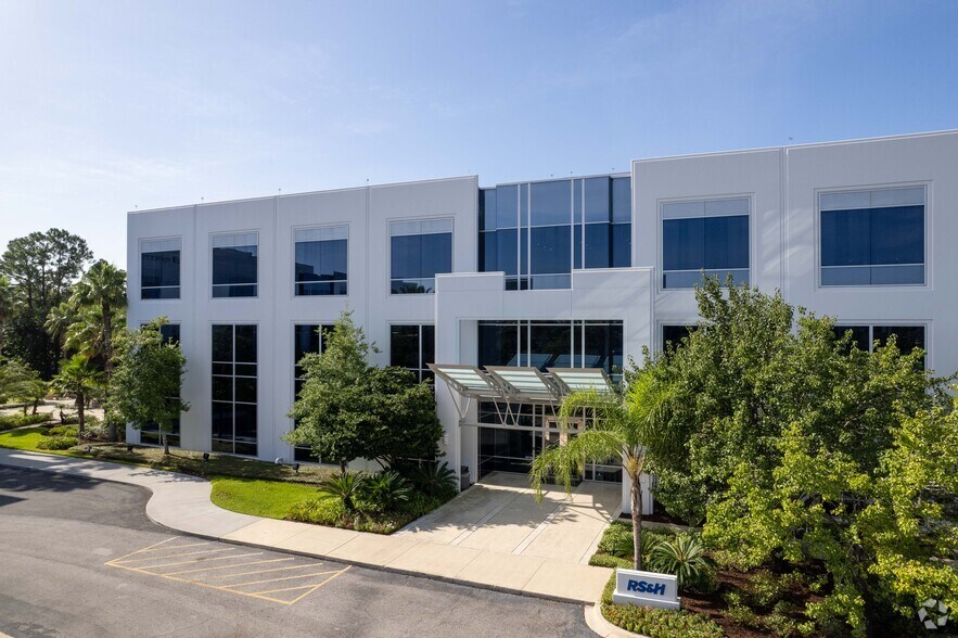 More Photos Of 10752 Deerwood Park Blvd, Jacksonville Coworking Space