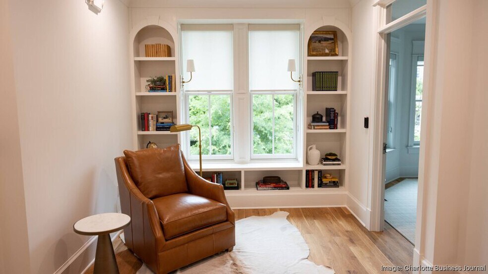 More Photos Of 427 East Blvd, Charlotte Coworking Space