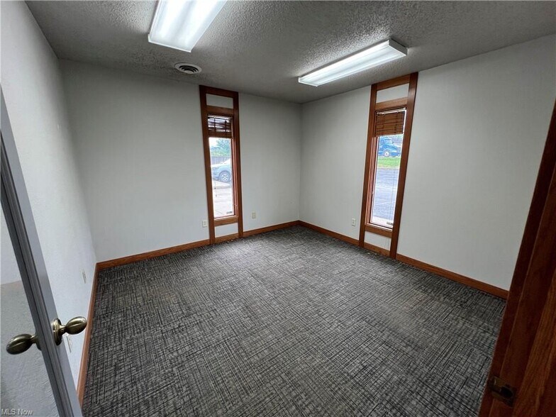 More Photos Of 8433 South Ave, Youngstown Light Distribution For Lease