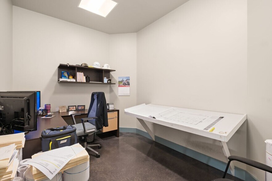 More Photos Of 2239 15th St, Sarasota Warehouse For Sale