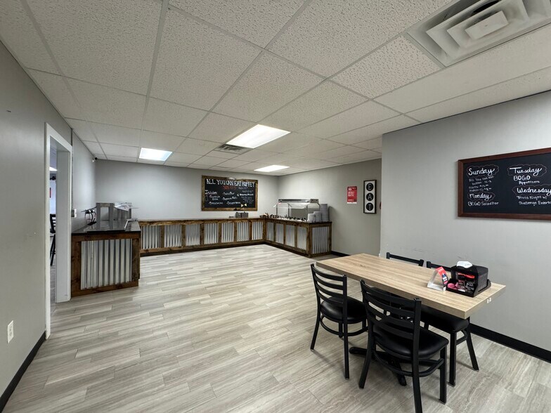 More Photos Of 18 N 4th St, Gosport Storefront Retail Office For Sale