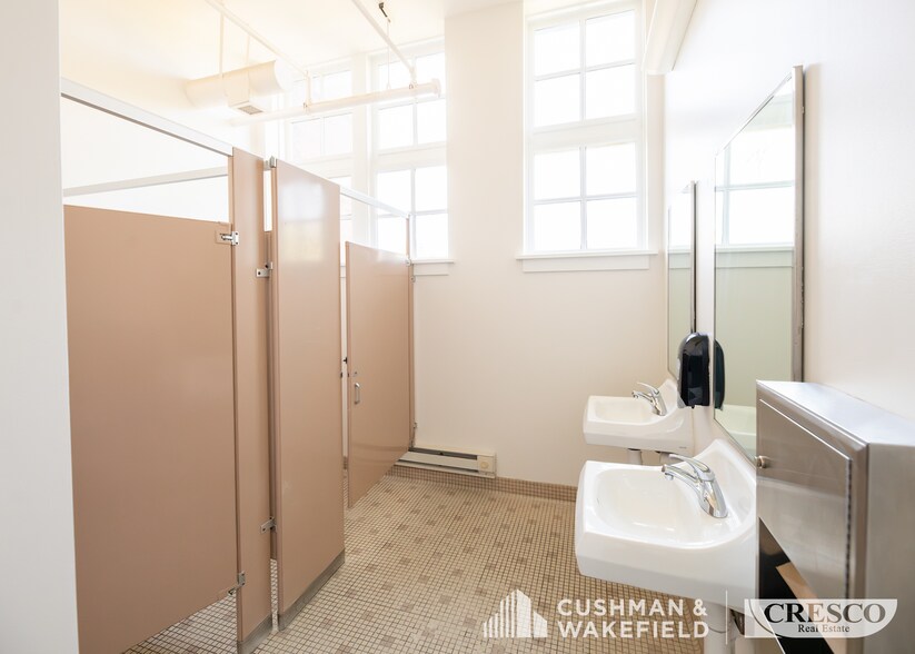 More Photos Of 1515 W 29th St, Cleveland Office For Lease