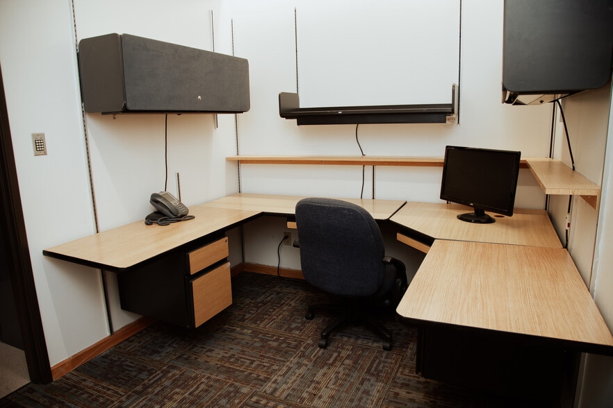 More Photos Of 2710 Delta Pl, Colorado Springs Office For Sale