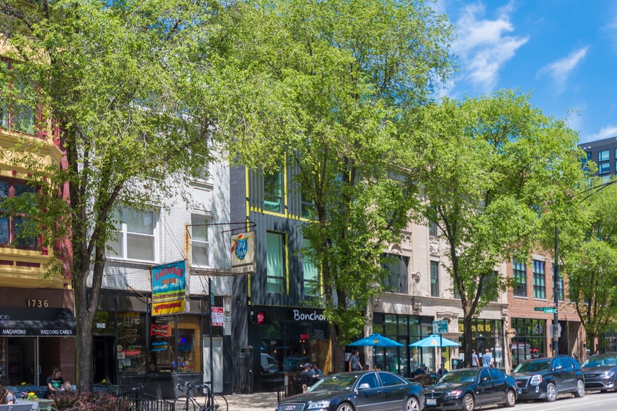 More Photos Of 1728 W Division St, Chicago Apartments For Lease