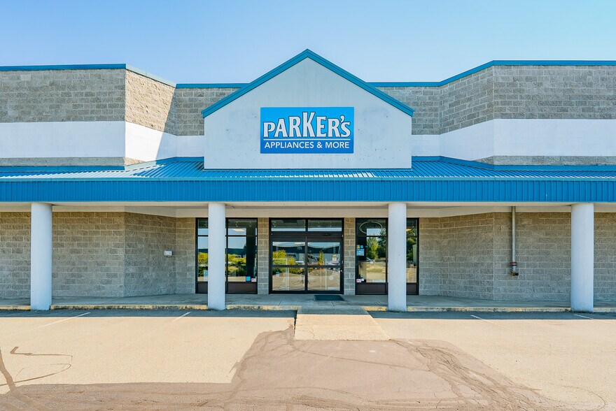 More Photos Of 700 29th St, Courtenay Warehouse For Sale