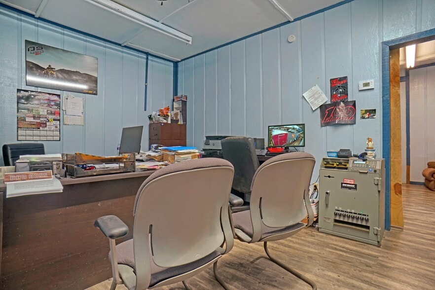 More Photos Of 10 Camp St, Dover Storefront For Sale