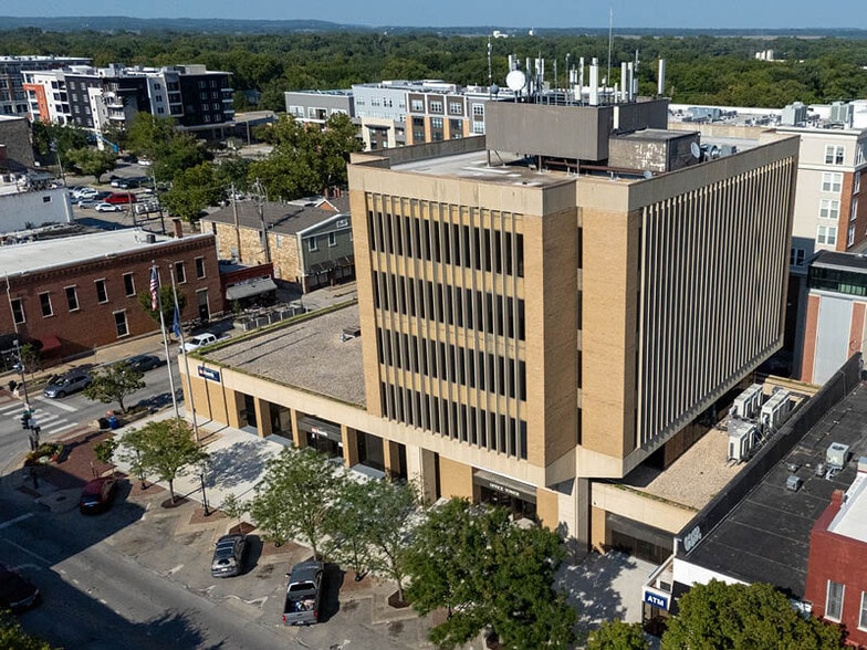 Primary Photo Of 900-910 Massachusetts St, Lawrence Office For Sale