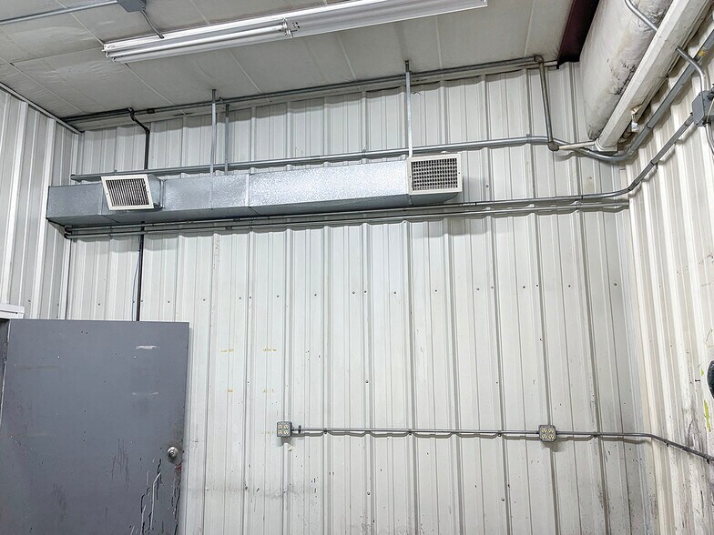 More Photos Of 459 Southgate Dr, Tomahawk Industrial For Sale