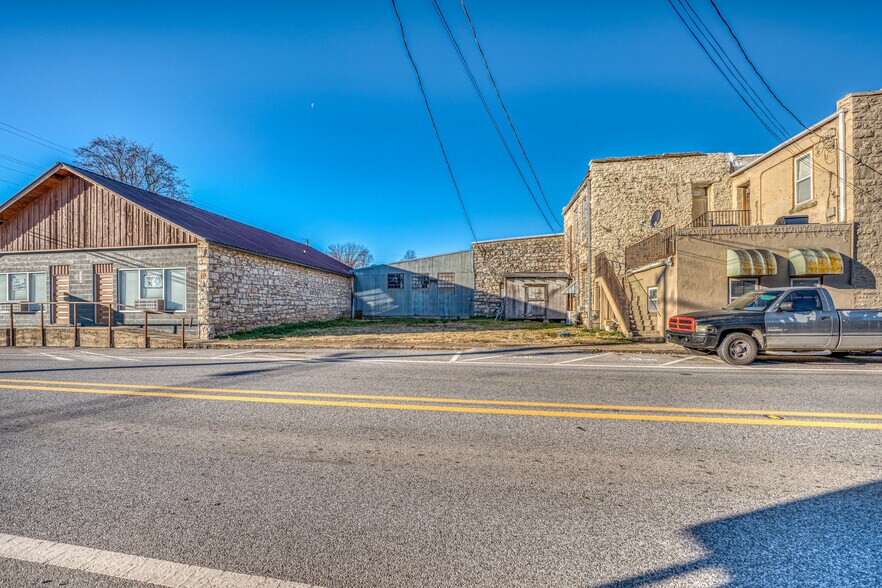 More Photos Of 103 Church St, Jasper Office Residential For Sale