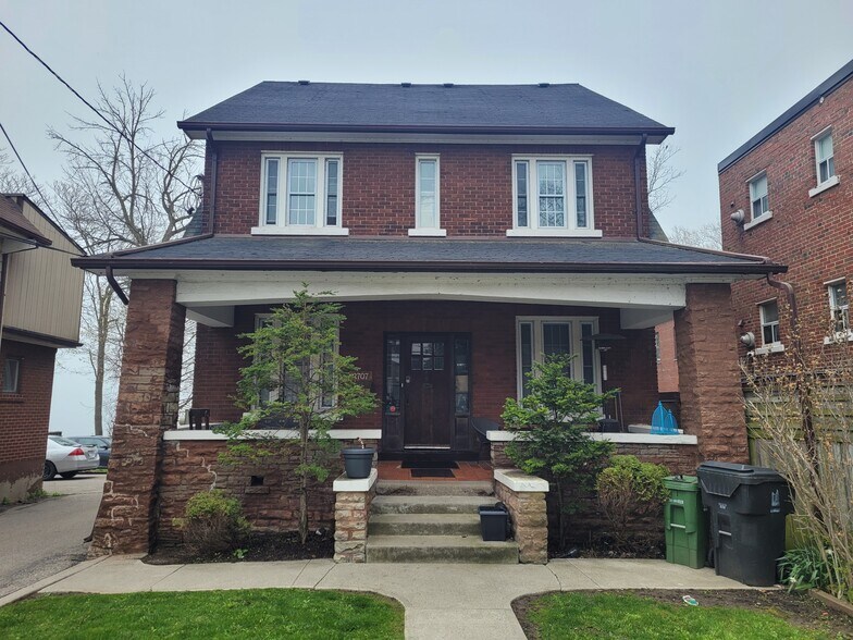 More Photos Of 2707 Lake Shore Blvd W, Toronto Apartments For Sale