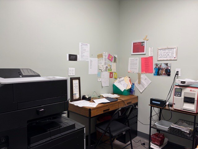 More Photos Of 248 Oxford Rd, Oxford Storefront Retail Office For Lease