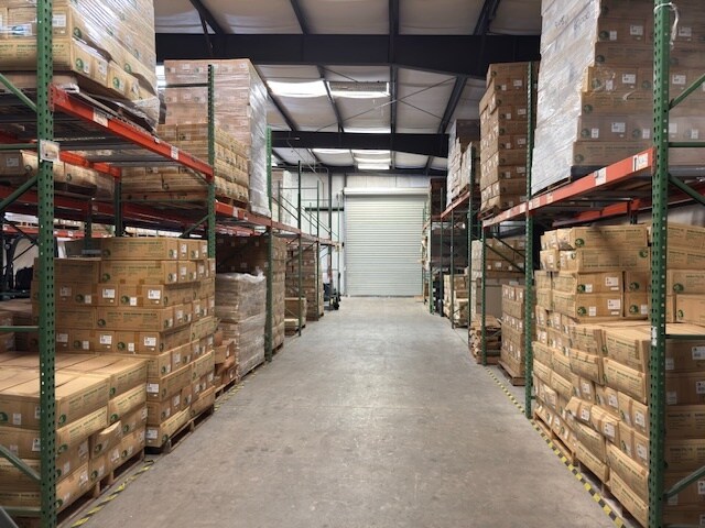 More Photos Of 886 Waterway Pl, Longwood Warehouse For Lease