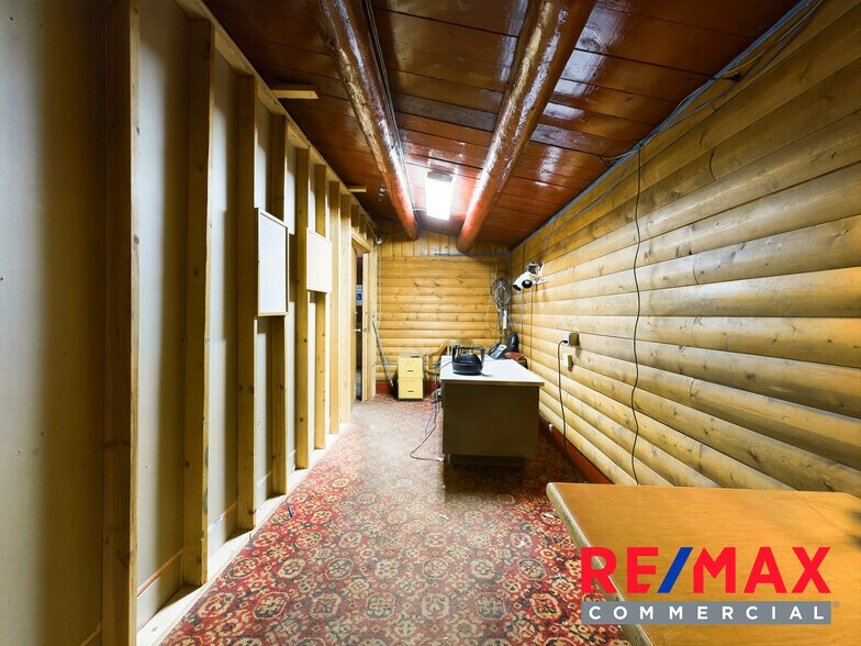 More Photos Of 214 Yellowstone Ave, Cody Bar For Sale