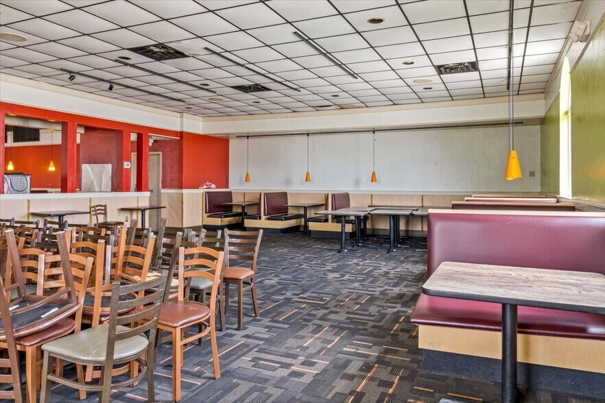 More Photos Of 4711 E National Rd, Richmond Fast Food For Sale