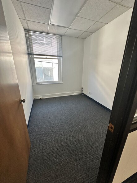 More Photos Of 507 Polk St, San Francisco Office For Sale