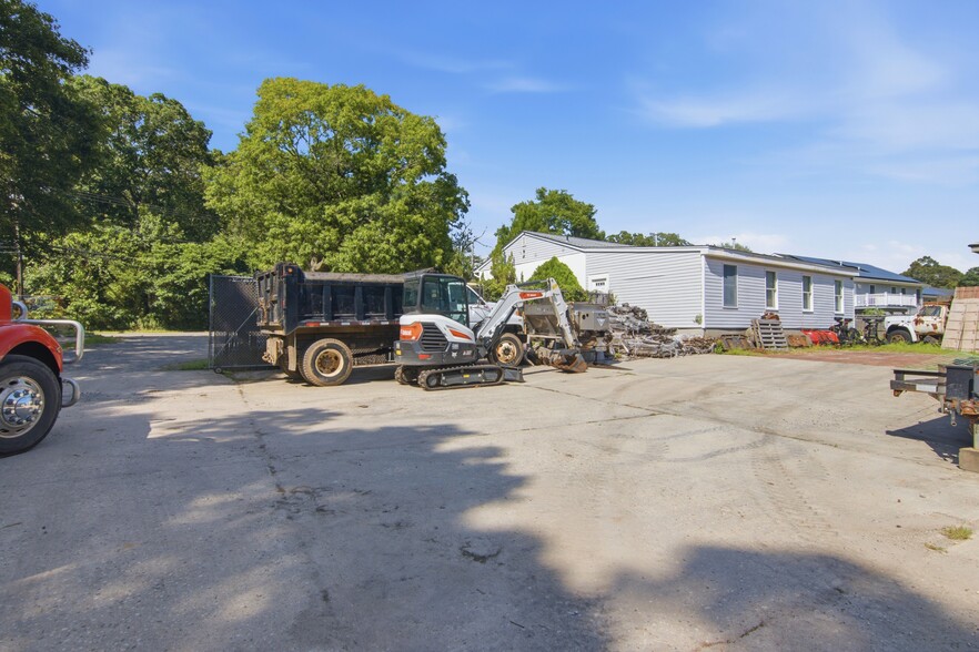 More Photos Of 460 Granny Rd, Medford Warehouse For Sale