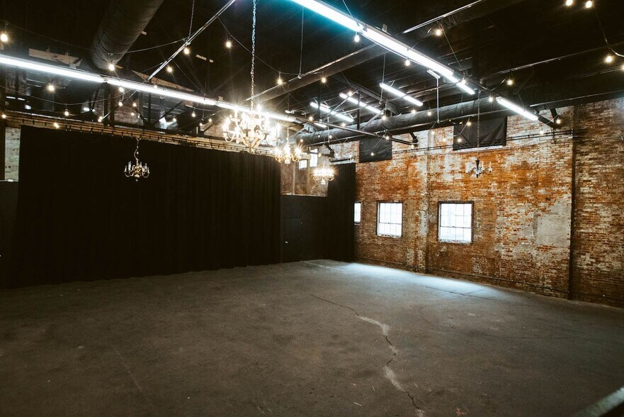 More Photos Of 111 State St, Knoxville Distribution For Lease