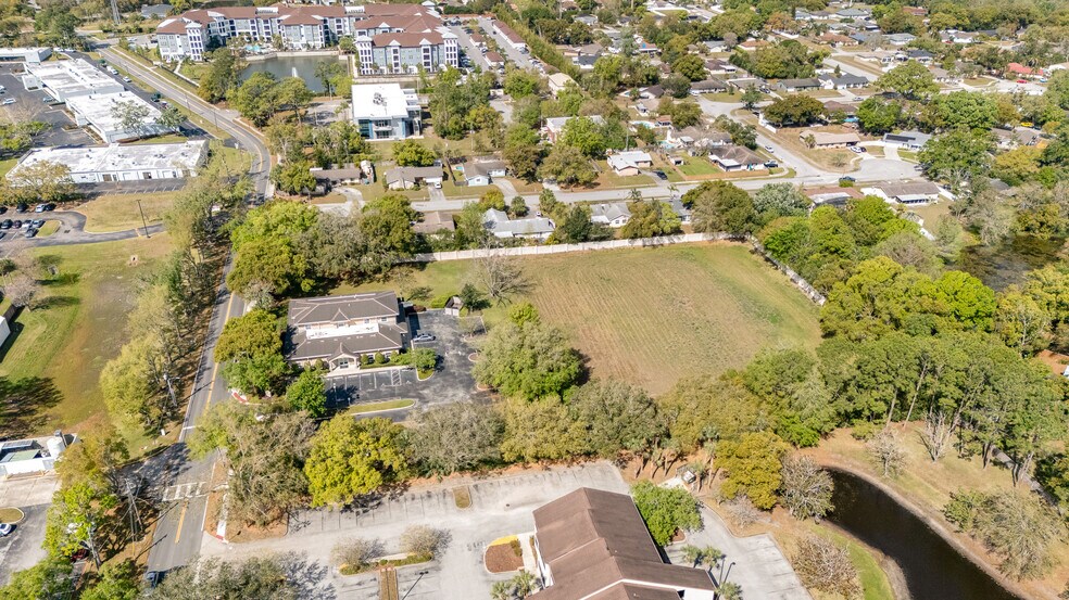 More Photos Of 465 Warren Ave, Longwood Office For Lease