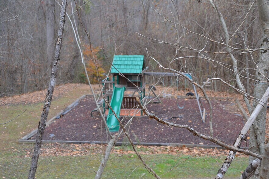 More Photos Of 504 Mountain View School Rd, Robbinsville Hotel For Sale